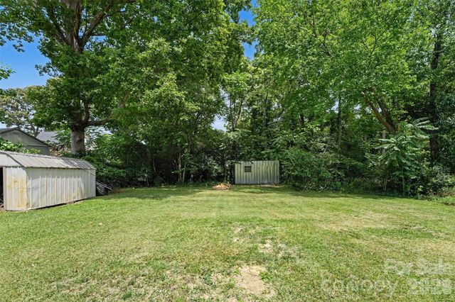 109 S Pine Street, Lowell, NC 28098