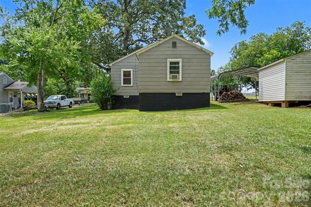 109 S Pine Street, Lowell, NC 28098