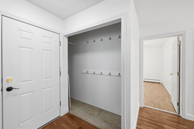 100 Kennedy Dr Apt 39, South Burlington, VT 05403