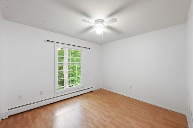 100 Kennedy Dr Apt 39, South Burlington, VT 05403