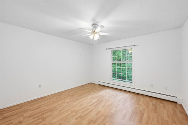 100 Kennedy Dr Apt 39, South Burlington, VT 05403