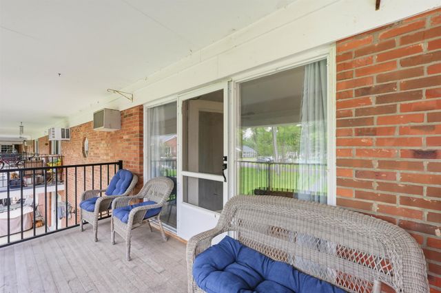 100 Kennedy Dr Apt 39, South Burlington, VT 05403