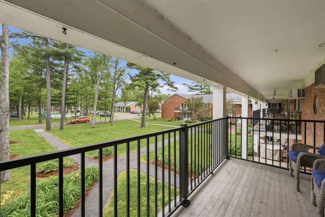 100 Kennedy Dr Apt 39, South Burlington, VT 05403