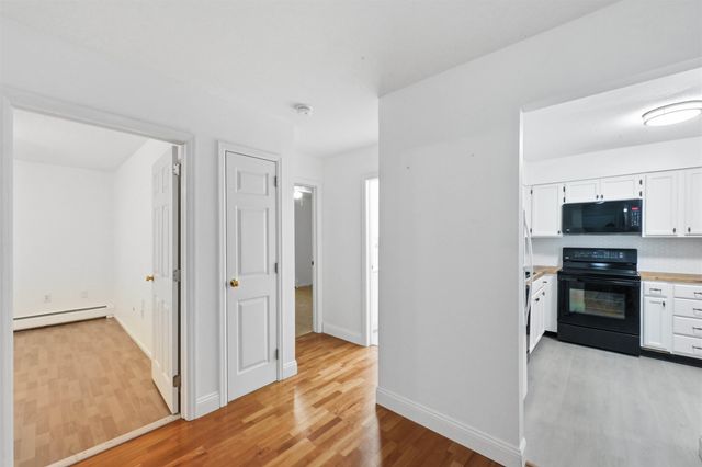 100 Kennedy Dr Apt 39, South Burlington, VT 05403