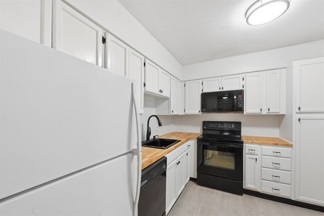 100 Kennedy Dr Apt 39, South Burlington, VT 05403