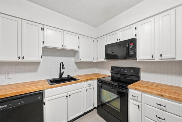 100 Kennedy Dr Apt 39, South Burlington, VT 05403