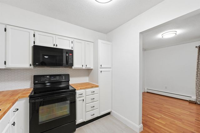 100 Kennedy Dr Apt 39, South Burlington, VT 05403