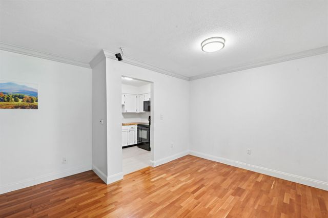 100 Kennedy Dr Apt 39, South Burlington, VT 05403