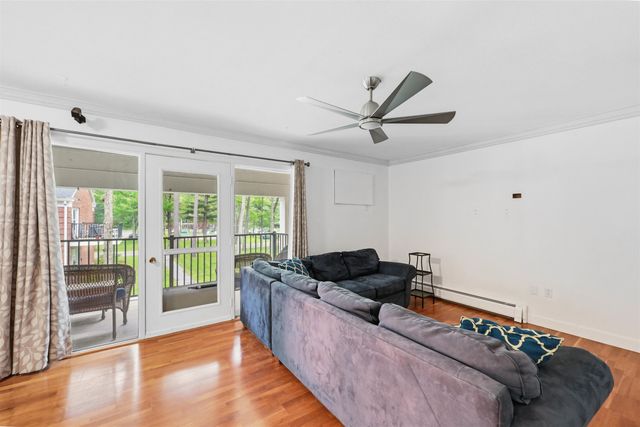 100 Kennedy Dr Apt 39, South Burlington, VT 05403