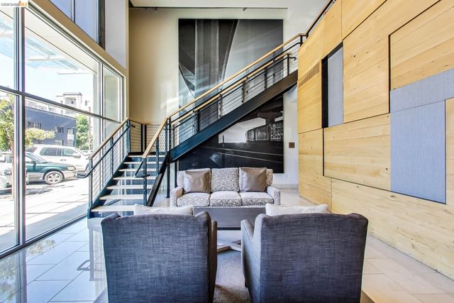 311 Oak St 804, Oakland, CA 94607