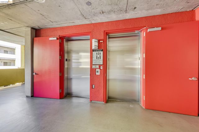 311 Oak St 804, Oakland, CA 94607