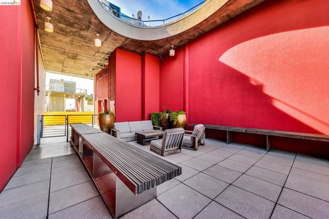 311 Oak St 804, Oakland, CA 94607