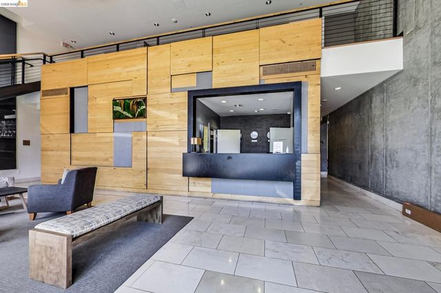 311 Oak St 804, Oakland, CA 94607