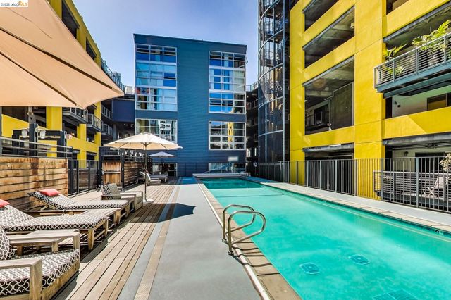 311 Oak St 804, Oakland, CA 94607