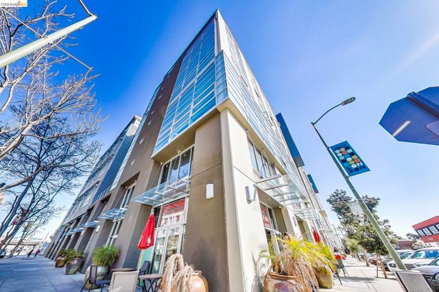 311 Oak St 804, Oakland, CA 94607