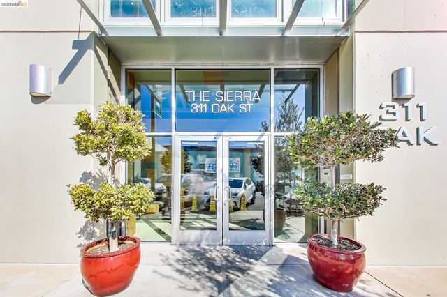 311 Oak St 804, Oakland, CA 94607