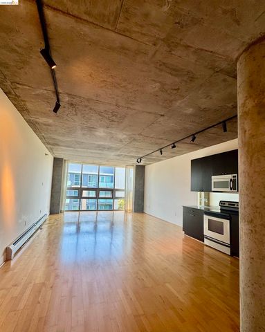 311 Oak St 804, Oakland, CA 94607