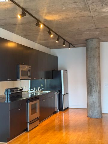311 Oak St 804, Oakland, CA 94607