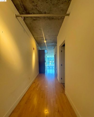 311 Oak St 804, Oakland, CA 94607