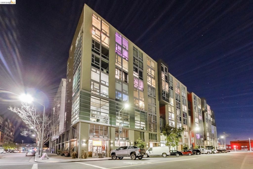311 Oak St 804, Oakland, CA 94607