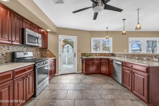 13 Tobago Avenue, Toms River, NJ 08753