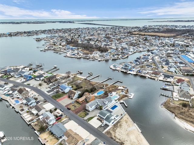 13 Tobago Avenue, Toms River, NJ 08753