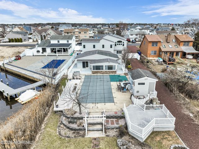 13 Tobago Avenue, Toms River, NJ 08753