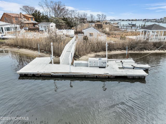 13 Tobago Avenue, Toms River, NJ 08753