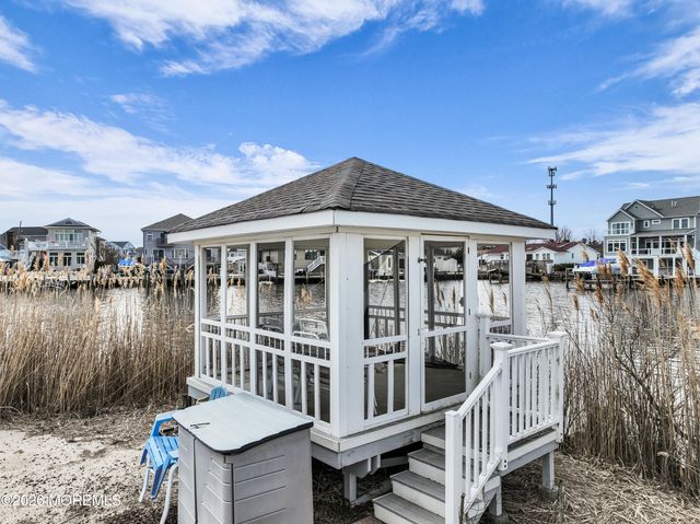 13 Tobago Avenue, Toms River, NJ 08753