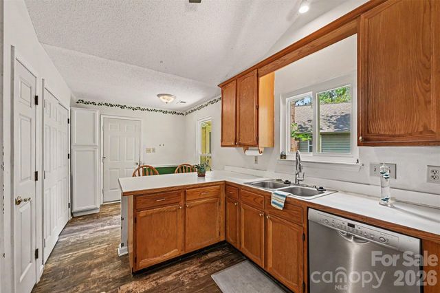 8410 Gidleigh Court, Charlotte, NC 28216