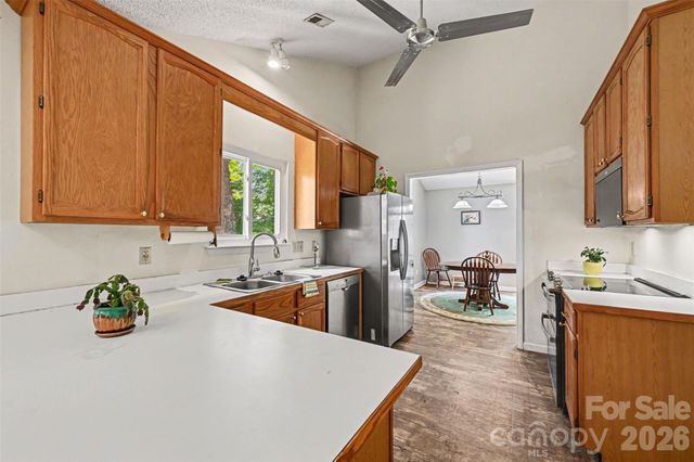 8410 Gidleigh Court, Charlotte, NC 28216