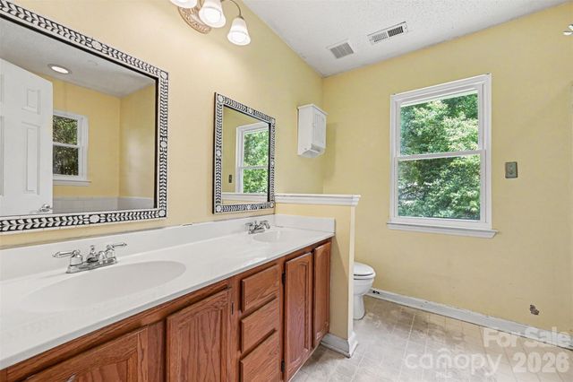 8410 Gidleigh Court, Charlotte, NC 28216