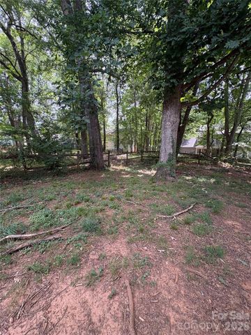 8410 Gidleigh Court, Charlotte, NC 28216