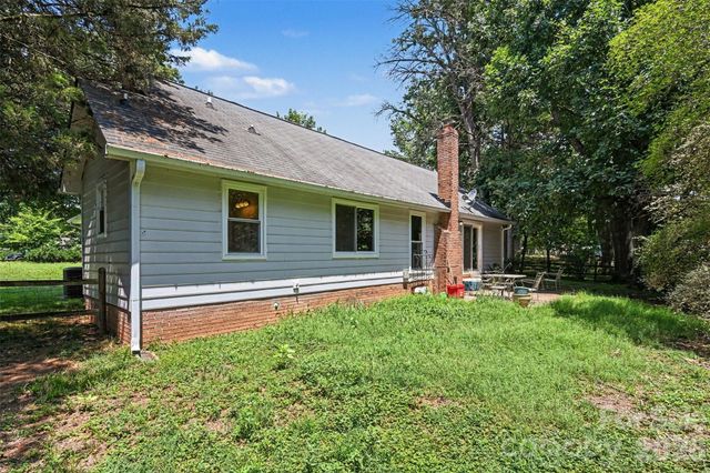 8410 Gidleigh Court, Charlotte, NC 28216