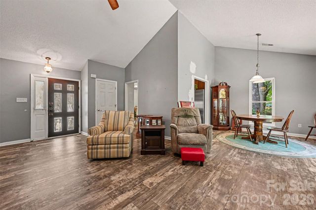 8410 Gidleigh Court, Charlotte, NC 28216