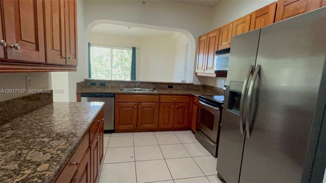 3500 Oaks Clubhouse Drive 211, Pompano Beach, FL 33069
