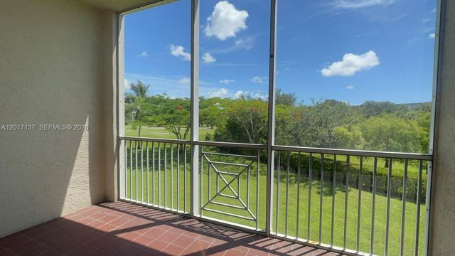 3500 Oaks Clubhouse Drive 211, Pompano Beach, FL 33069
