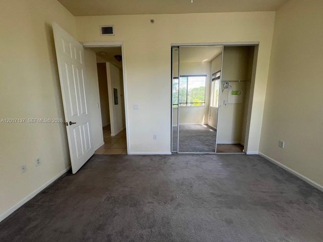 3500 Oaks Clubhouse Drive 211, Pompano Beach, FL 33069