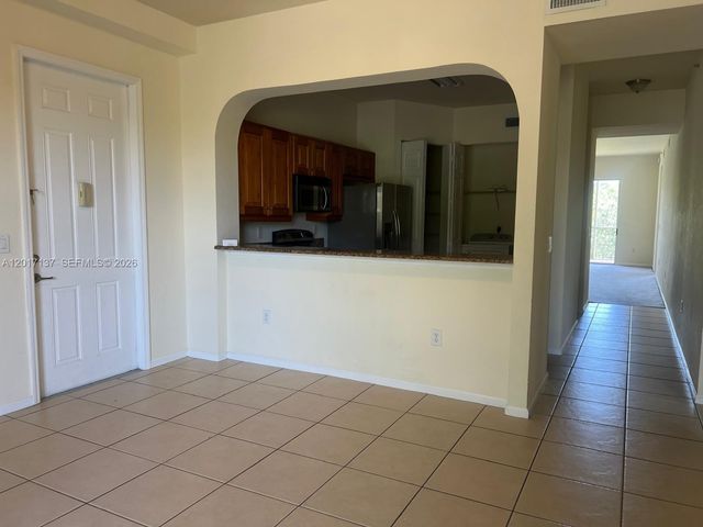 3500 Oaks Clubhouse Drive 211, Pompano Beach, FL 33069