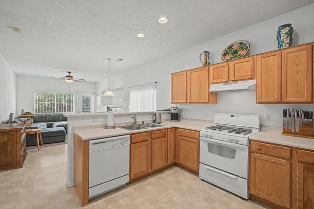 2839 Cabernet Street SW, Albuquerque, NM 87121