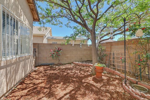 2839 Cabernet Street SW, Albuquerque, NM 87121