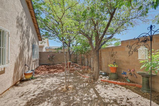 2839 Cabernet Street SW, Albuquerque, NM 87121