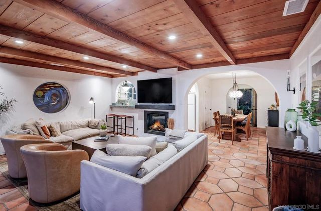 629 Fourth St, Encinitas, CA 92024