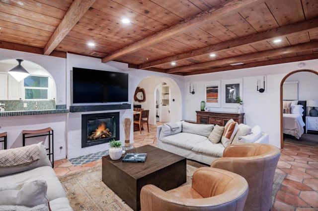 629 Fourth St, Encinitas, CA 92024