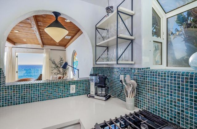 629 Fourth St, Encinitas, CA 92024