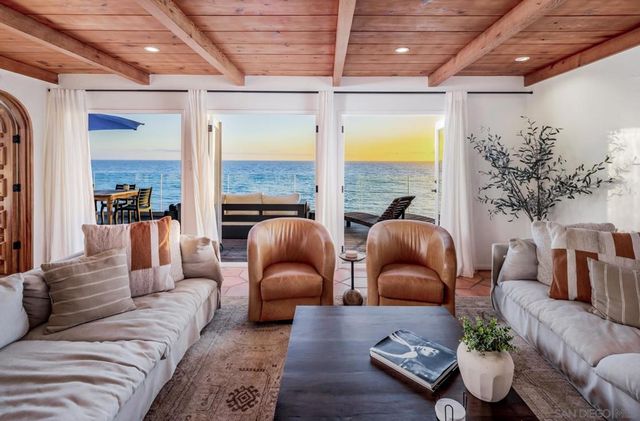 629 Fourth St, Encinitas, CA 92024