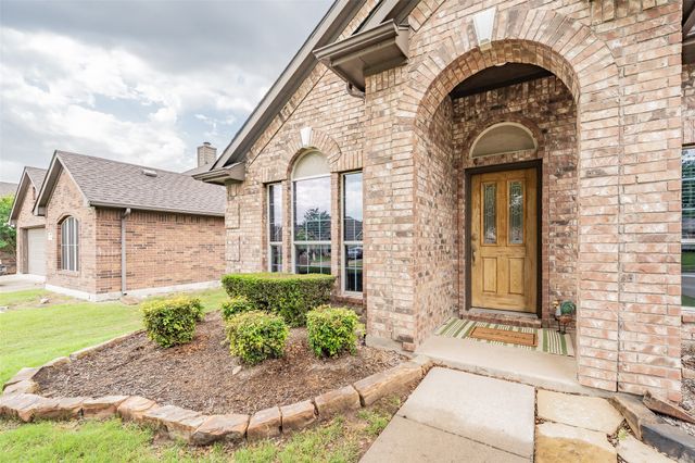 245 Cedar Crest Drive, Justin, TX 76247