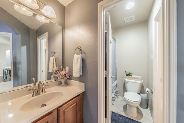245 Cedar Crest Drive, Justin, TX 76247