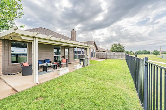 245 Cedar Crest Drive, Justin, TX 76247