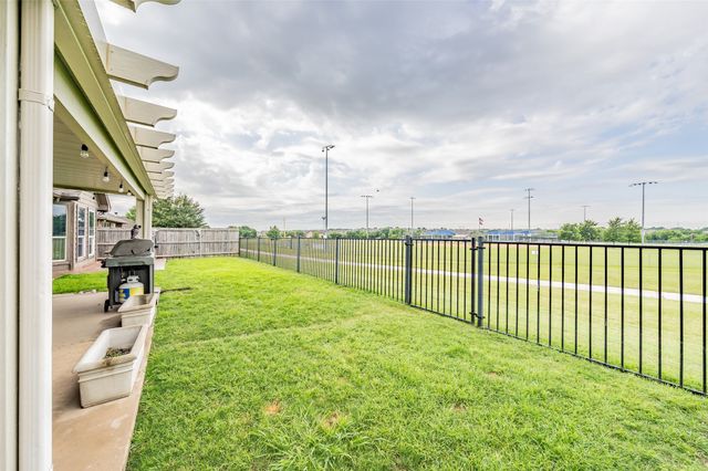 245 Cedar Crest Drive, Justin, TX 76247